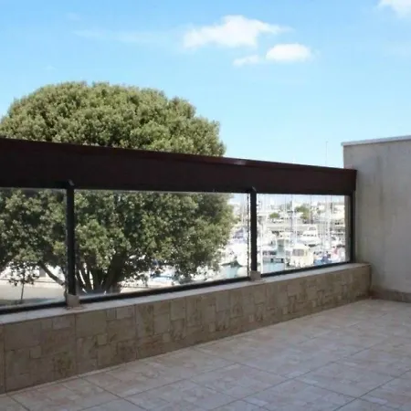 Les Quais De La Rochelle 3 *